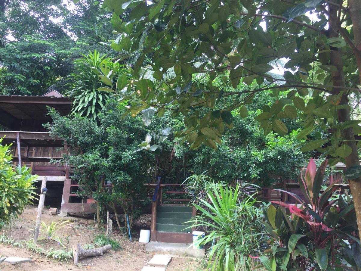 Hotel Phayam Garden View Koh Phayam Esterno foto