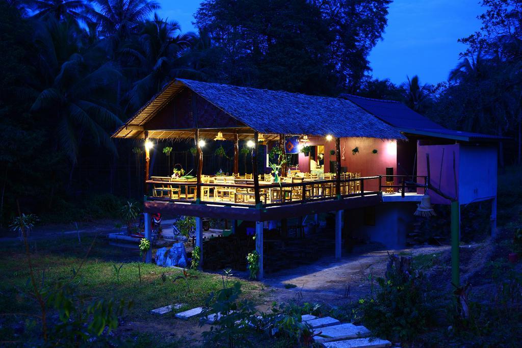 Hotel Phayam Garden View Koh Phayam Esterno foto