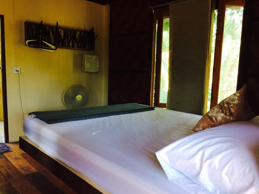 Hotel Phayam Garden View Koh Phayam Esterno foto