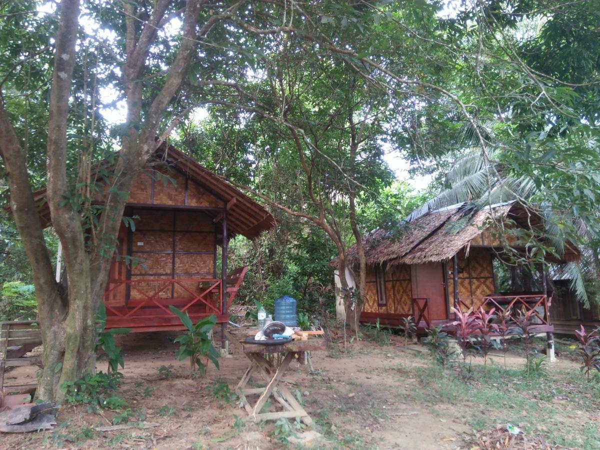 Hotel Phayam Garden View Koh Phayam Esterno foto